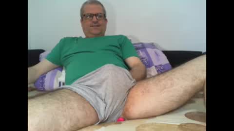 Snapshot of eyes12 chatting on 05-19-26, 05:14 GEORGE online show from 05-19-26, 05:14