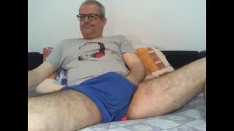 Snapshot of eyes12 chatting on 06-09-26, 04:57 GEORGE online show from 06-09-26, 04:57