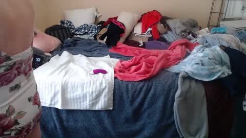 eyeswall0w online show from 09-21-25, 01:35