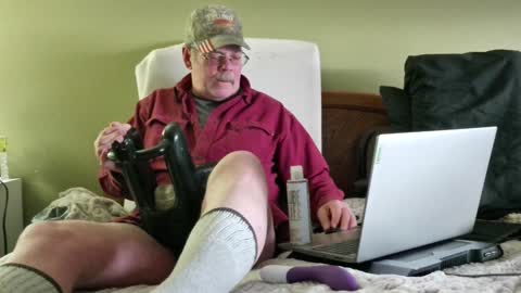 Eyeswideshut63 online show from 12-30-24, 10:01