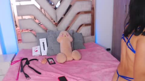 eylin_sofia online show from 01-16-25, 07:49