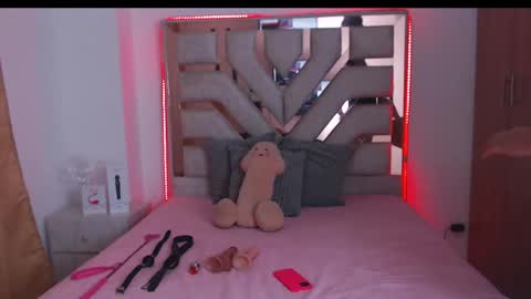 eylin_sofia online show from 03-07-25, 04:02