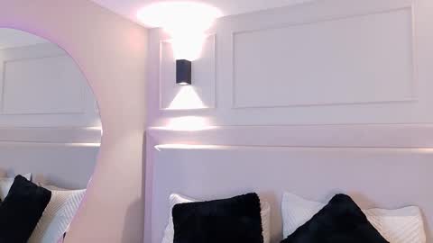 eymicooper online show from 11-08-25, 07:45