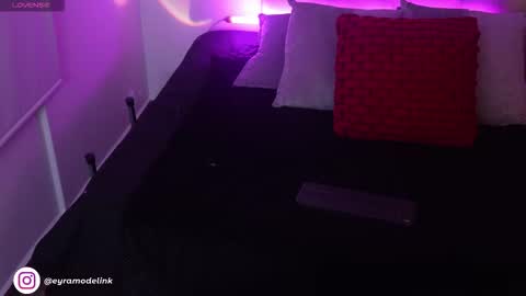 Snapshot of eyrarosee chatting on 11-30-25, 10:47 IG eyramodelink online show from 11-30-25, 10:47