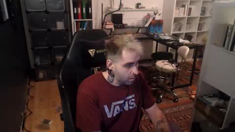 Eytab online show from 10-16-25, 06:09