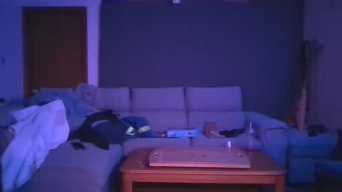 Snapshot of facesd chatting on 02-22-25, 09:34 facesd online show from 02-22-25, 09:34