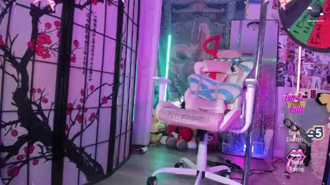 Snapshot of faethedoll chatting on 06-03-26, 02:33 Fae and Cheta online show from 06-03-26, 02:33