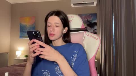 Snapshot of fairy_bloomix chatting on 10-29-25, 11:34 Bloom online show from 10-29-25, 11:34