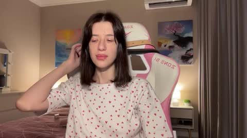 Snapshot of fairy_bloomix chatting on 10-31-25, 03:24 Bloom online show from 10-31-25, 03:24