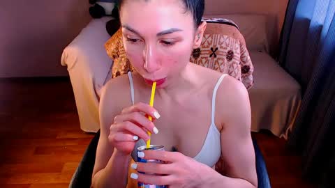 Elli  online show from 05-25-26, 10:32