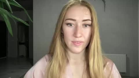 fairy_face online show from 10-08-25, 09:23