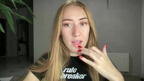 fairy_face online show from 10-09-25, 08:29