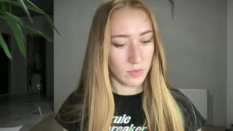 fairy_face online show from 10-10-25, 09:03