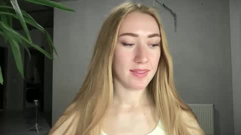 fairy_face online show from 10-12-25, 07:46