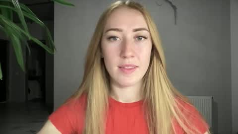 fairy_face online show from 10-14-25, 08:09