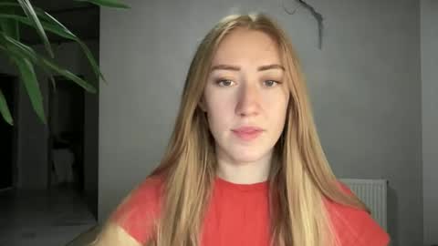 fairy_face online show from 10-18-25, 07:58