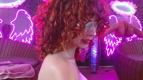 Snapshot of fairy_sweet_ chatting on 02-18-25, 11:52 FAIRY online show from 02-18-25, 11:52