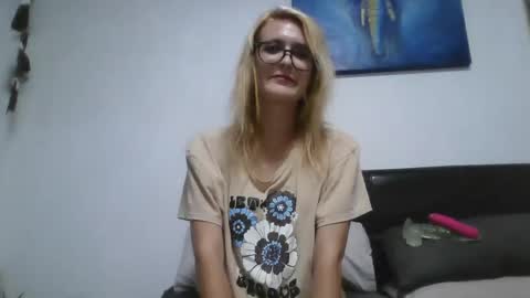 Snapshot of fairyalice69 chatting on 02-08-25, 07:27 fairyalice69 online show from 02-08-25, 07:27