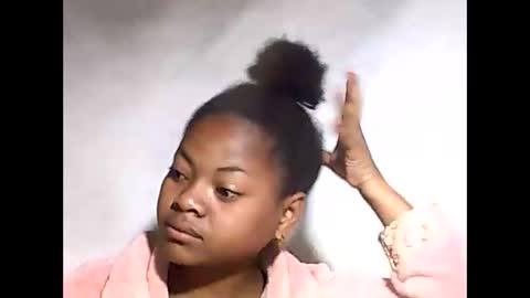 Snapshot of falielyse chatting on 09-15-25, 03:28 falielyse online show from 09-15-25, 03:28