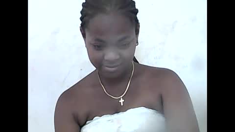 Snapshot of falielyse chatting on 10-16-25, 08:04 falielyse online show from 10-16-25, 08:04