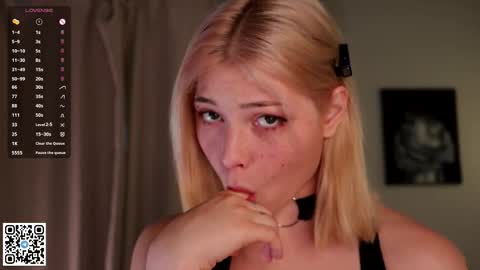 Emilia online show from 09-15-25, 04:23