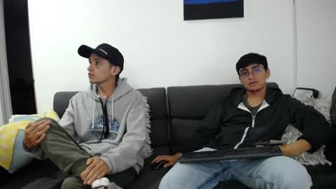 Snapshot of fallgays chatting on 01-20-25, 01:28 FallGays online show from 01-20-25, 01:28