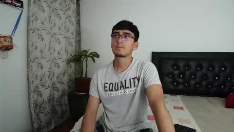 Snapshot of fallgays chatting on 09-28-25, 10:59 FallGays online show from 09-28-25, 10:59