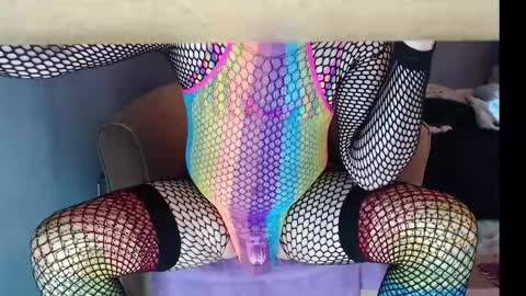 Snapshot of fallin_skye chatting on 02-16-25, 10:32 Fallin Skye online show from 02-16-25, 10:32