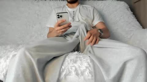 famharts online show from 04-21-26, 10:43