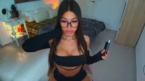 Snapshot of fancy_t33_n chatting on 06-09-26, 12:39 Jennifer online show from 06-09-26, 12:39