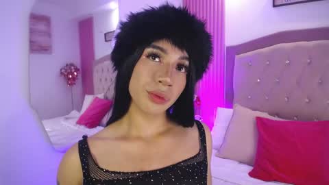 Snapshot of fancy_vixen chatting on 05-18-26, 05:57 FANCY online show from 05-18-26, 05:57