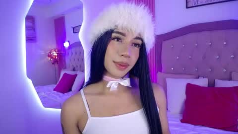 Snapshot of fancy_vixen chatting on 05-19-26, 05:36 FANCY online show from 05-19-26, 05:36