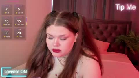 Snapshot of fanfik_ chatting on 06-30-26, 12:17 Elena online show from 06-30-26, 12:17