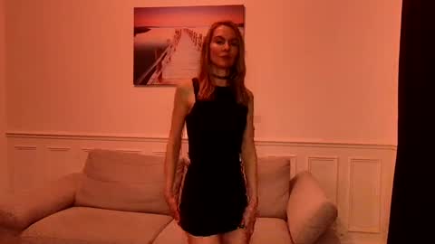 Snapshot of fanny_posy chatting on 12-10-24, 06:06 Fanny online show from 12-10-24, 06:06