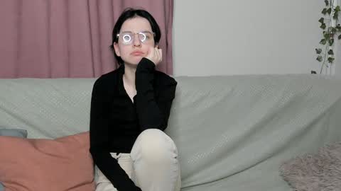 Snapshot of fannyharber chatting on 12-06-24, 11:00 Mia online show from 12-06-24, 11:00