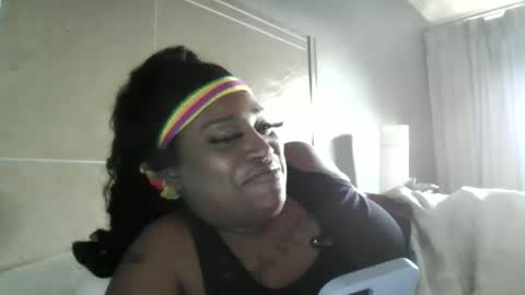 Snapshot of fansiibaby chatting on 12-16-25, 04:34 fansiibaby online show from 12-16-25, 04:34