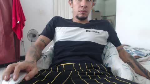 Snapshot of fantasieshotcouple chatting on 09-29-25, 07:08 fantasieshotcouple online show from 09-29-25, 07:08