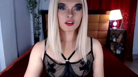 DANIELLA - DONT FORGET TO GIVE ME A THUMBSU UP online show from 12-14-24, 12:01