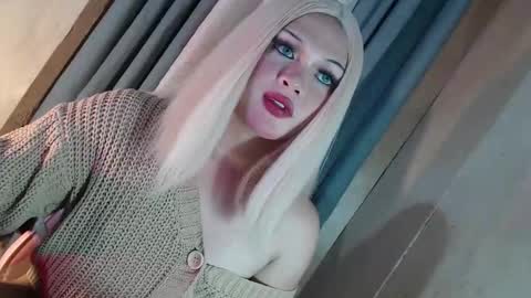 DANIELLA - DONT FORGET TO GIVE ME A THUMBSU UP online show from 03-04-26, 02:45