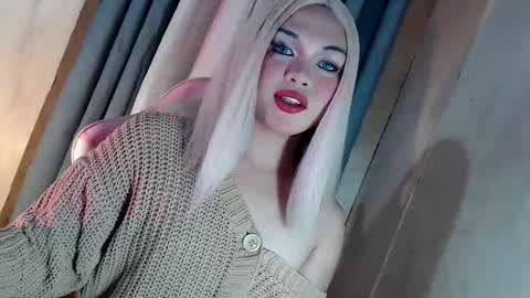 DANIELLA - DONT FORGET TO GIVE ME A THUMBSU UP online show from 03-15-26, 08:09