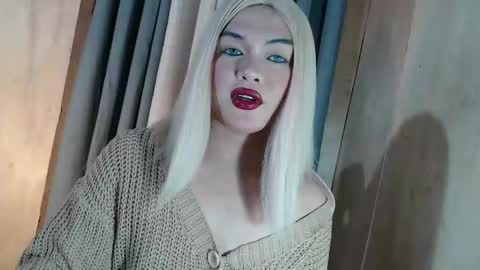 DANIELLA - DONT FORGET TO GIVE ME A THUMBSU UP online show from 04-30-26, 10:43