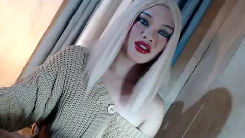 Snapshot of fantasticcock69_daniella chatting on 06-26-26, 08:35 DANIELLA - DONT FORGET TO GIVE ME A THUMBSU UP online show from 06-26-26, 08:35