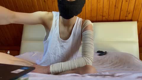 Snapshot of fantasydanny chatting on 09-10-25, 09:31 HappyCake online show from 09-10-25, 09:31