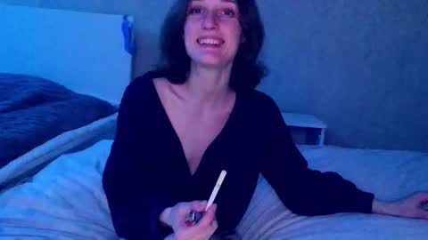 Kira online show from 01-18-26, 01:42