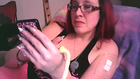 Snapshot of fapqueenc17 chatting on 12-27-24, 02:58 Scarlett online show from 12-27-24, 02:58