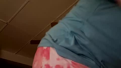 Snapshot of fapqueenc17 chatting on 02-14-25, 02:50 Scarlett online show from 02-14-25, 02:50