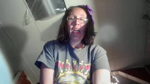 Snapshot of fapqueenc17 chatting on 09-20-25, 06:03 Scarlett online show from 09-20-25, 06:03