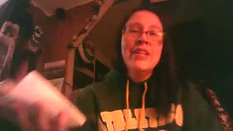 Snapshot of fapqueenc17 chatting on 12-15-25, 11:14 Scarlett online show from 12-15-25, 11:14