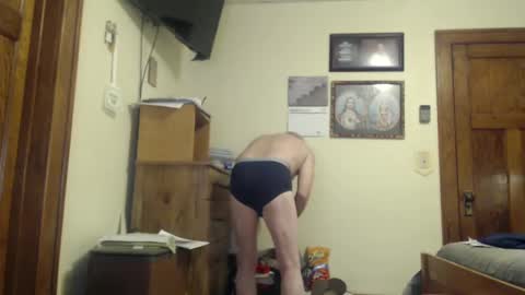 Snapshot of farboy64 chatting on 12-16-24, 04:55 farboy64 online show from 12-16-24, 04:55