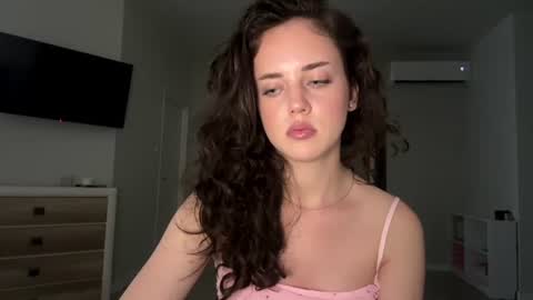 Snapshot of farrahburde chatting on 07-07-26, 01:04 Mia online show from 07-07-26, 01:04